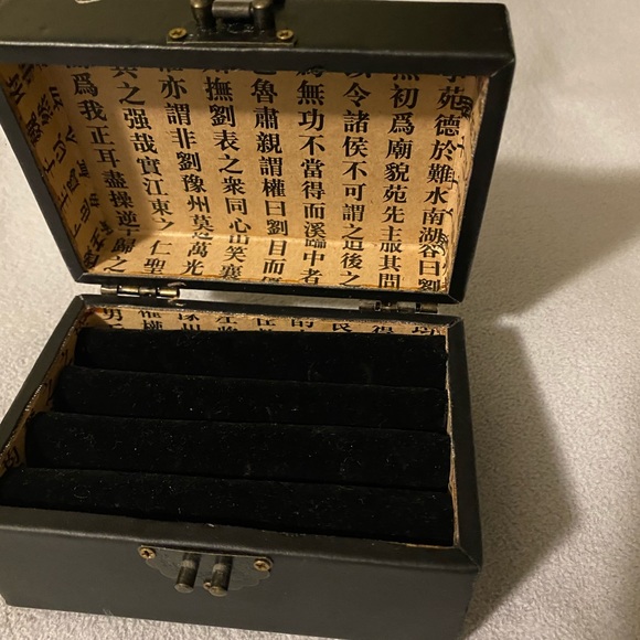 Ring display - Picture 2 of 4